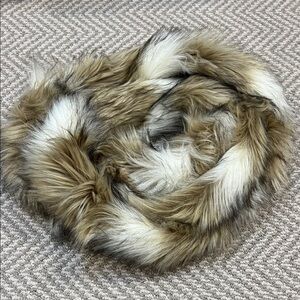 Elegant Faux Fur Scarf in Brown and White